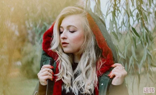 男女之间的唏唏哩哩动态:探讨情感交流中的微妙变化与互动方式,揭示两性关系的复杂性与趣味性 男女之间的唏唏哩哩动态:探讨情感交流中的微妙变化与互动方式,揭示两性关系的复杂性与趣味性