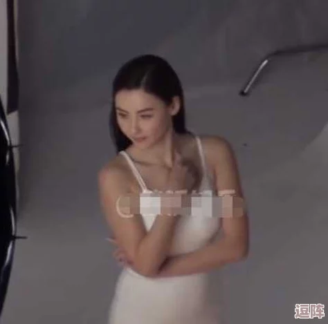 张柏芝下面的毛又长又粗,网友调侃:这也太真实了吧,难道是为了迎合某种时尚潮流? 张柏芝下面的毛又长又粗,网友调侃:这也太真实了吧,难道是为了迎合某种时尚潮流?