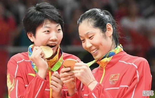 俩男的互吃 巴的视频：2024年世界杯期间的趣味挑战与搞笑瞬间大盘点